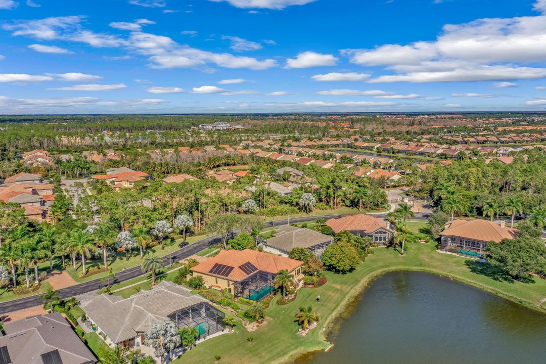 2104 Imperial Cir, Naples, FL 34110