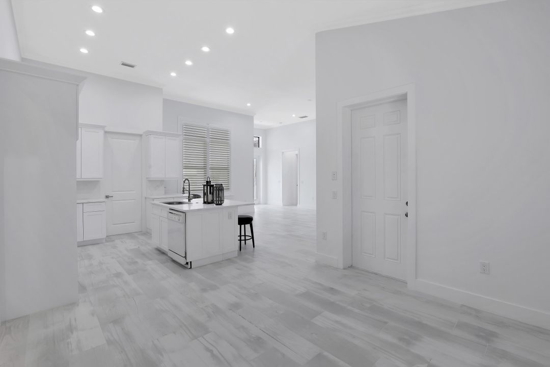 17 Tahiti Rd, Marco Island, FL 34145