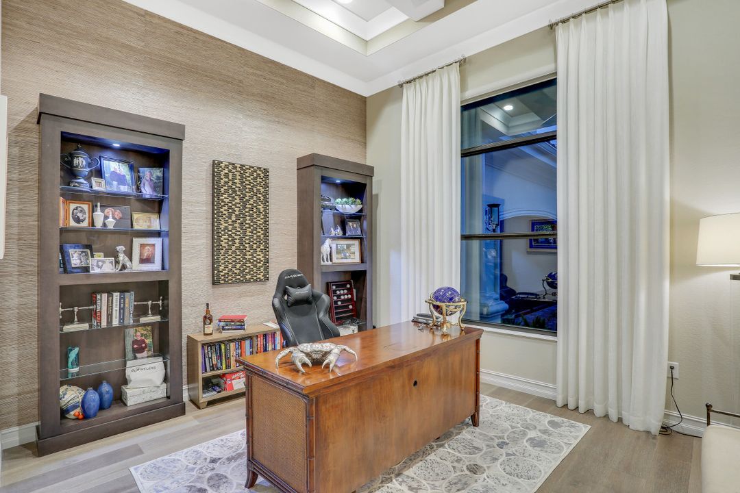 9105 Esplanade Blvd, Naples, FL 34119