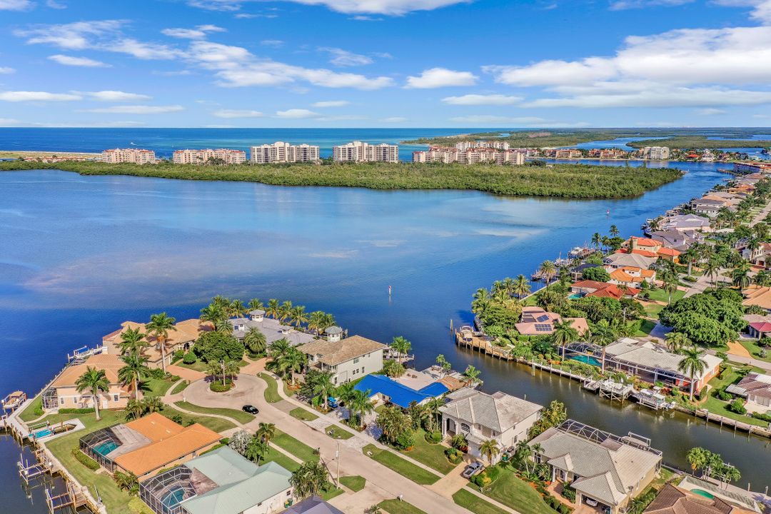 818 Perrine Ct, Marco Island, FL 34145