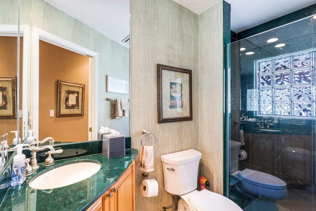 543 Bay Villas Ln, Naples, FL 34108