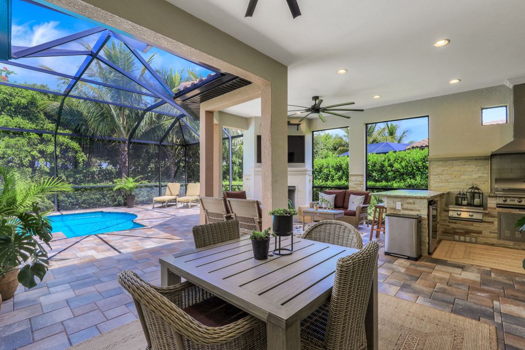 9618 Campanile Cir, Naples, FL 34114