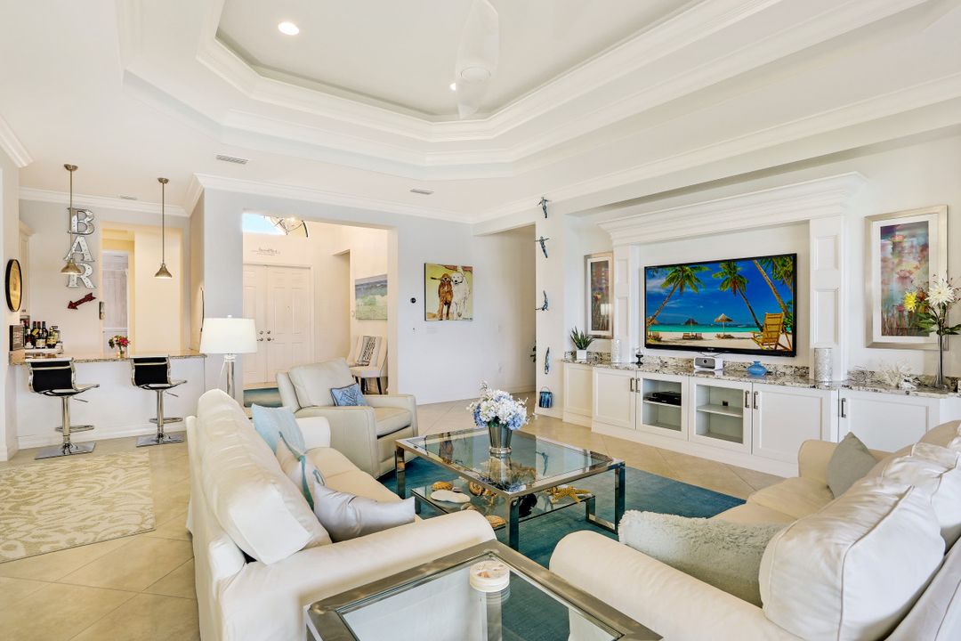 3883 Gibralter Dr, Naples, FL 34119