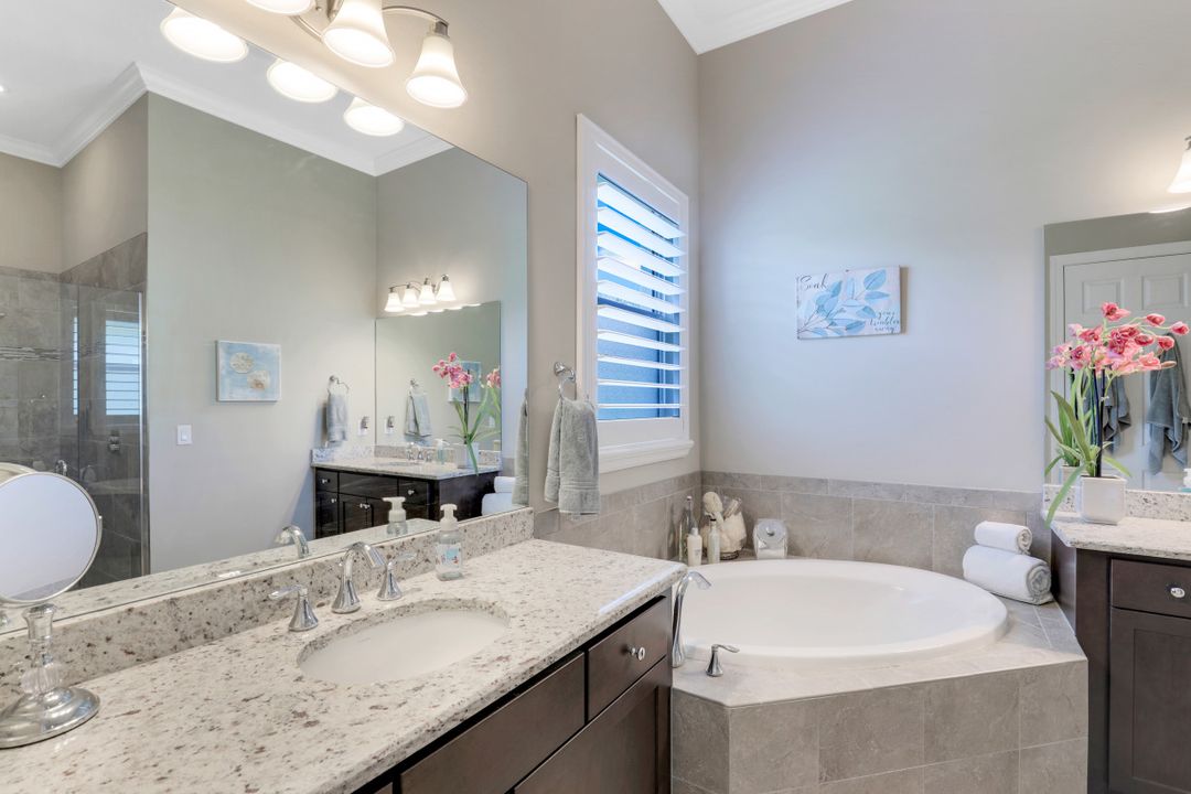 13853 Woodhaven Cir, Fort Myers, FL 33905