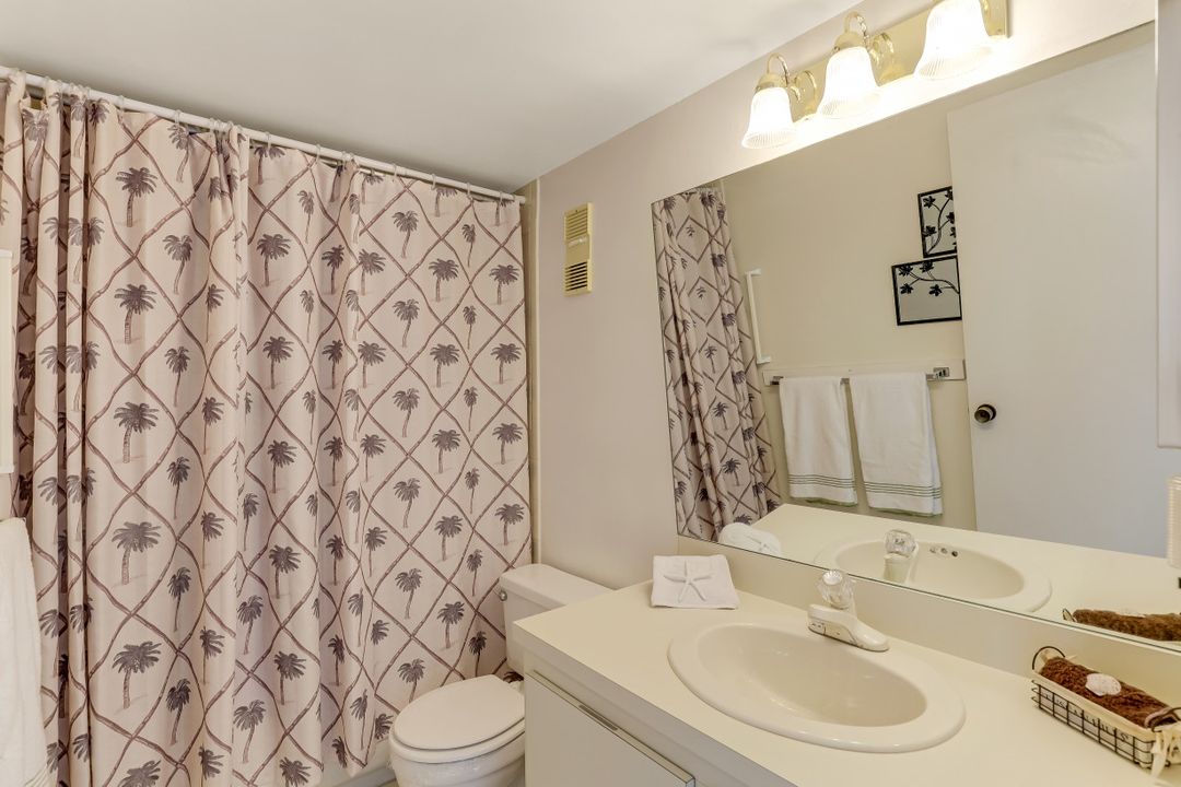 260 Seaview Ct #205, Marco Island, FL 34145