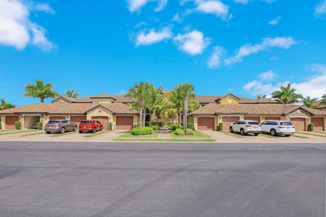 9533 Avellino Wy #2916, Naples, FL 34113