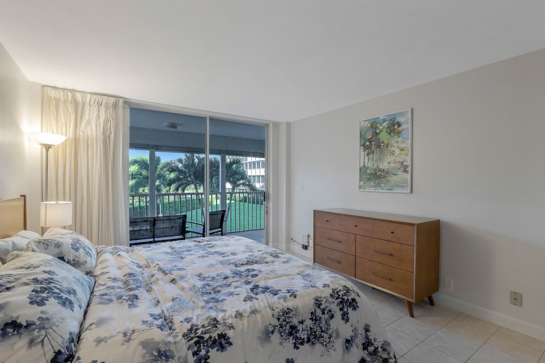 3 Bluebill Ave #206, Naples, FL 34108