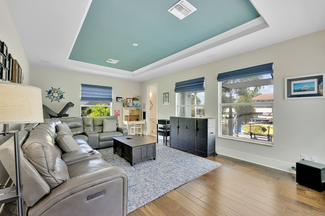 135 SW 50th St, Cape Coral, FL 33914