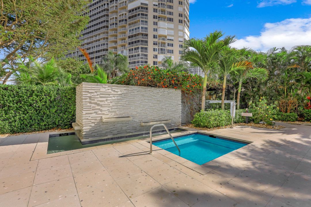 4051 Gulf Shore Blvd N #1105, Naples, FL 34103