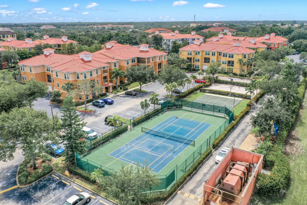 23640 Walden Center Dr, Bonita Springs, FL 34134