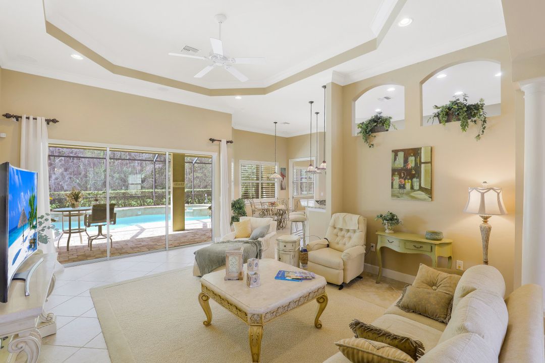 9359 Marble Stone Dr, Naples, FL 34120
