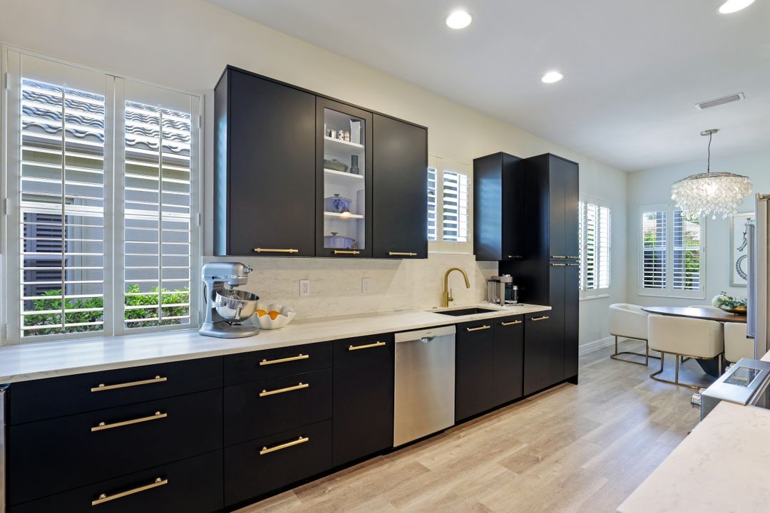 762 Vistana Cir, Naples, FL 34119