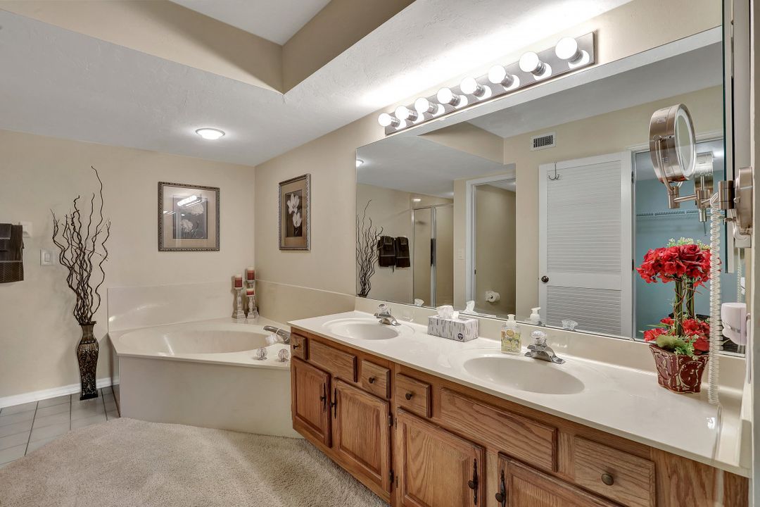 26930 Wedgewood Dr #402, Bonita Springs, FL 34134