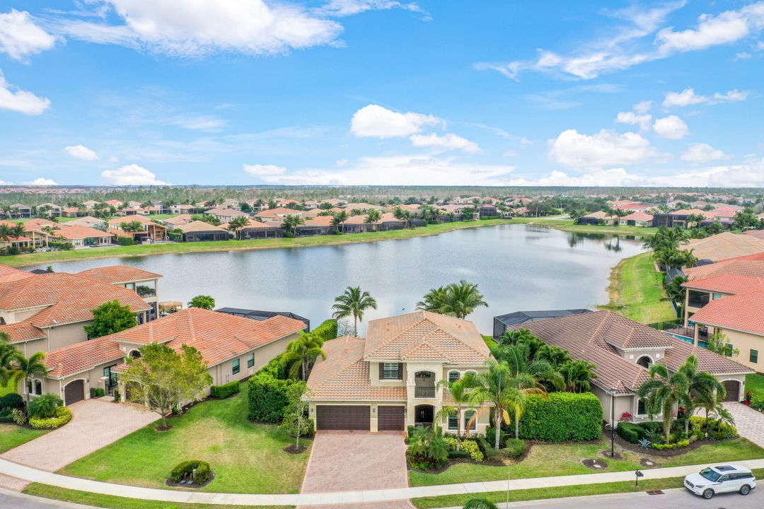 2939 Cinnamon Bay Cir, Naples, FL 34119