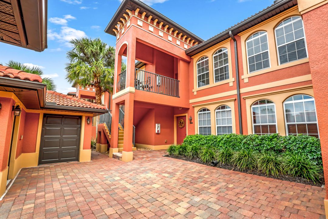 10020 Heather Ln #903, Naples, FL 34119