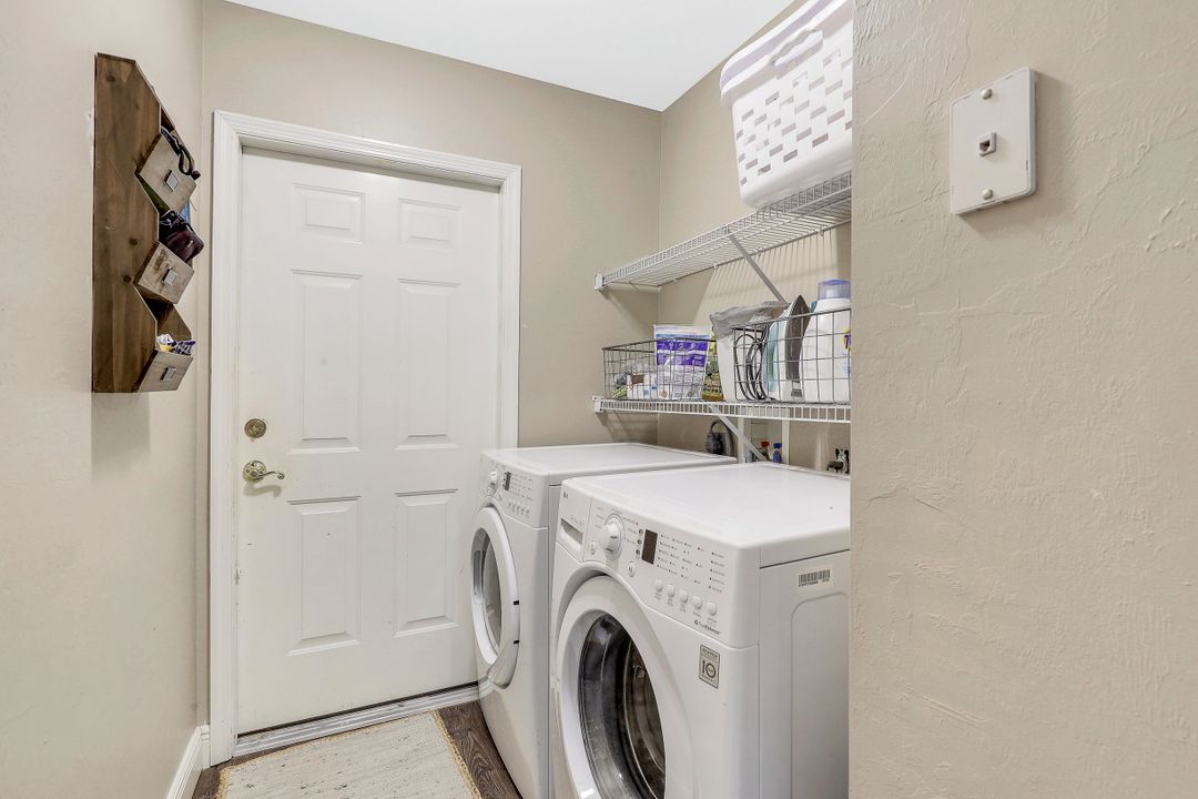 206 Kirtland Dr, Naples, FL 34110