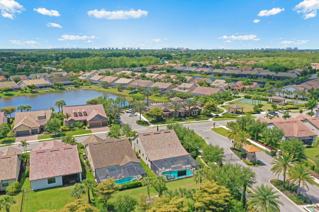 16083 Camden Lakes Cir, Naples, FL 34110