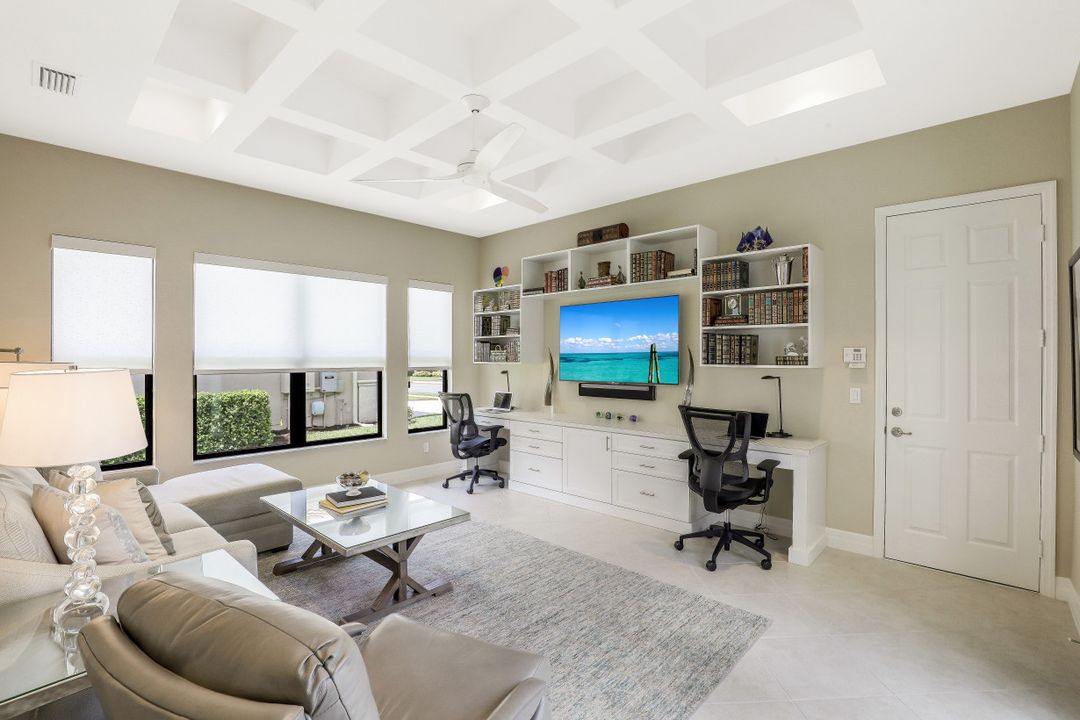 4477 Caldera Cir, Naples, FL 34119