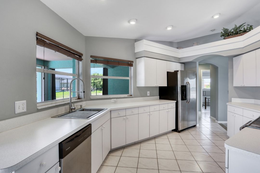 1904 SW 54th Ln, Cape Coral, FL 33914