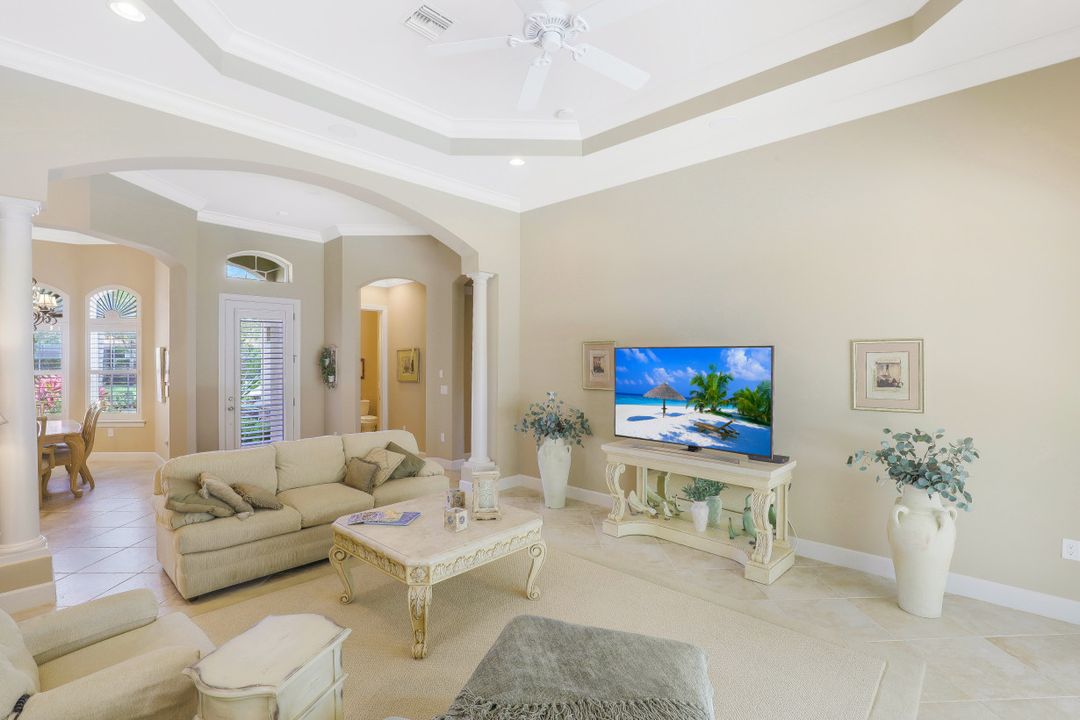 9359 Marble Stone Dr, Naples, FL 34120