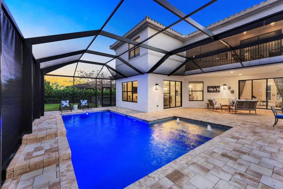 2827 Thunder Bay Circle, Naples, FL 34119