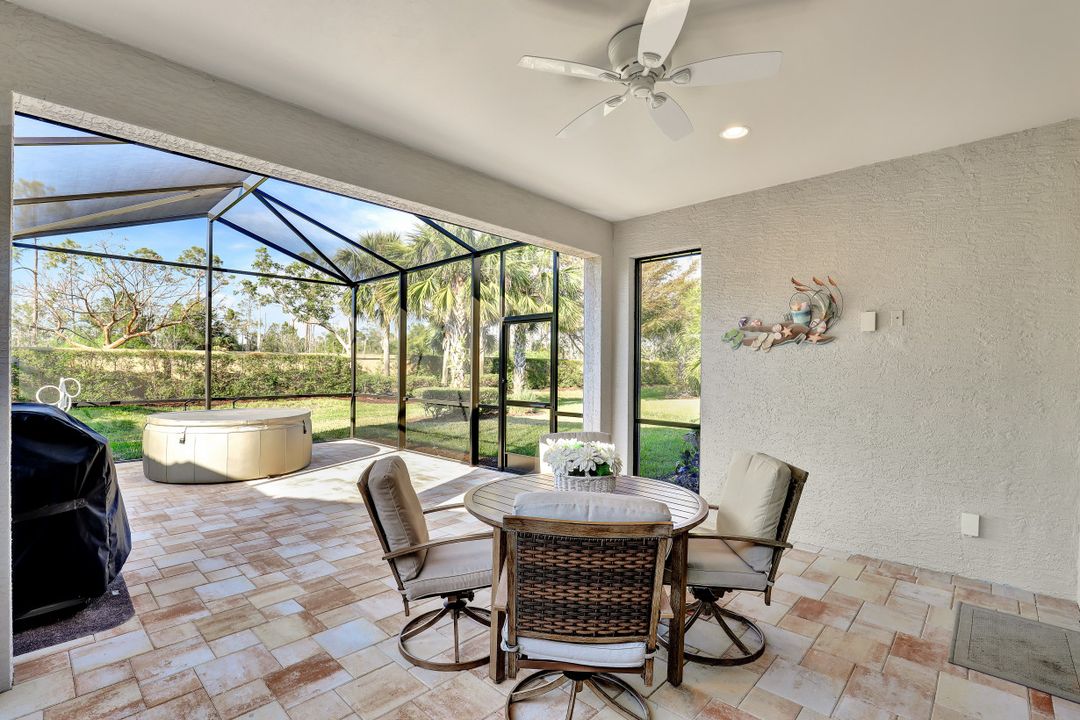 16341 Camden Lakes Cir, Naples, FL 34110