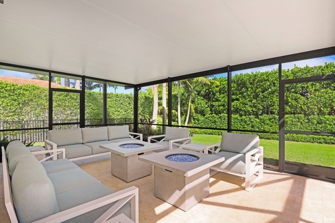 549 Neapolitan Way, Naples, FL 34103