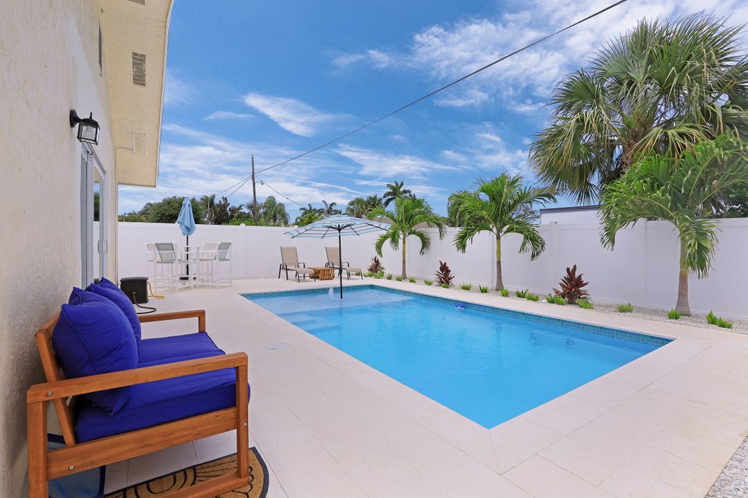 701 93rd Ave N, Naples, FL 34108