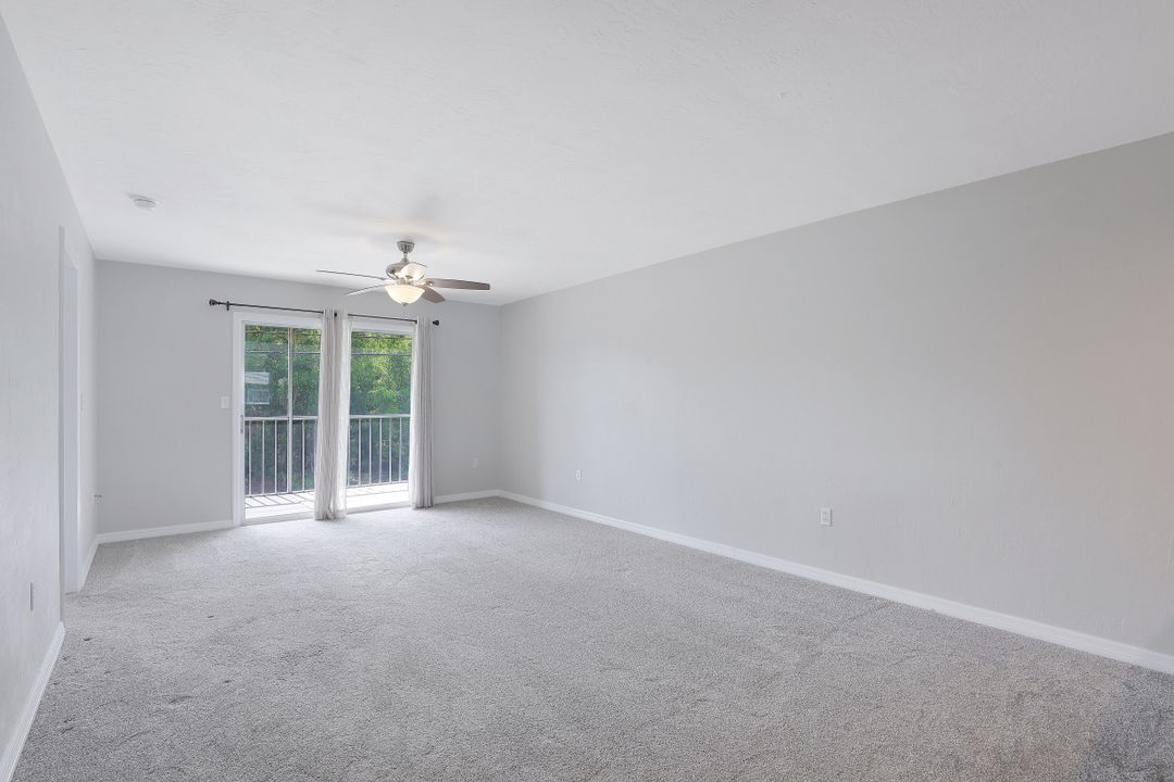 140 Cypress Way E #607, Naples, FL 34110