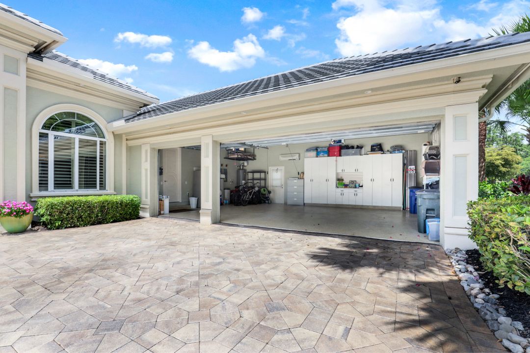 22270 Banyan Hideaway Dr, Bonita Springs, FL 34135