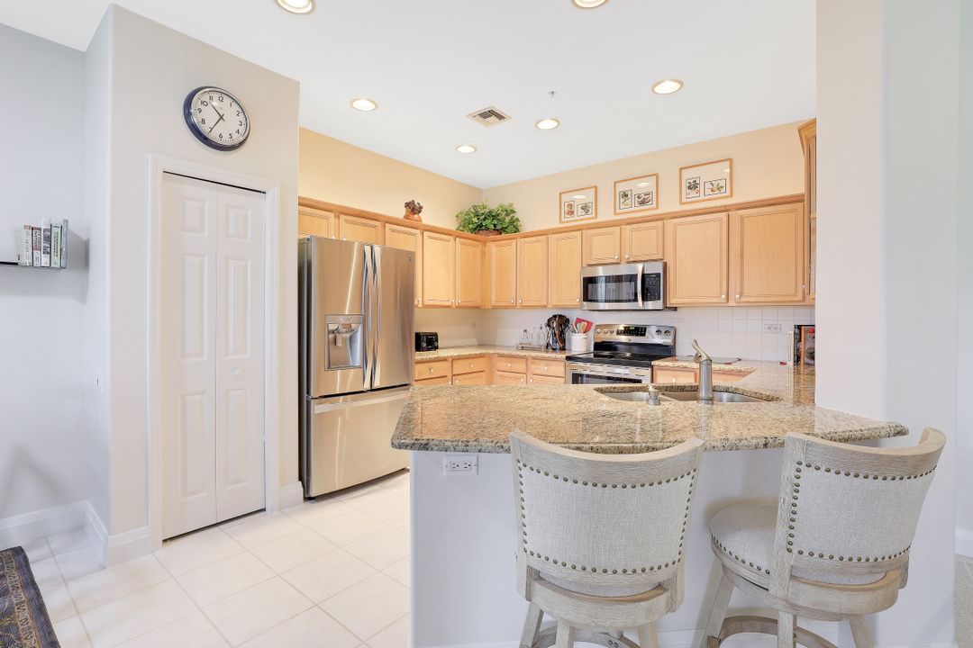 8255 Danbury Blvd #202, Naples, FL 34120