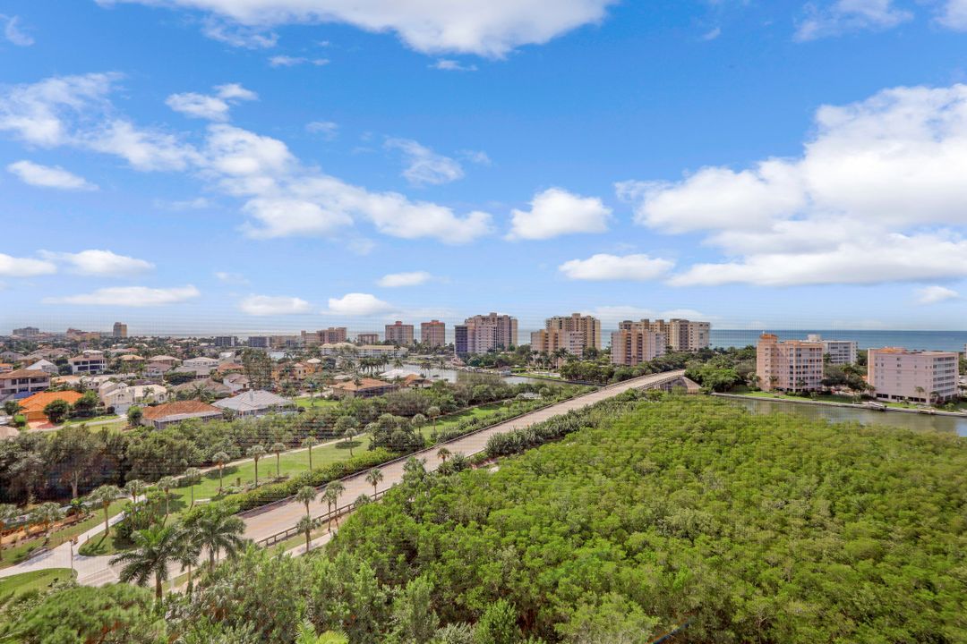 300 Dunes Blvd #1004, Naples, FL 34110