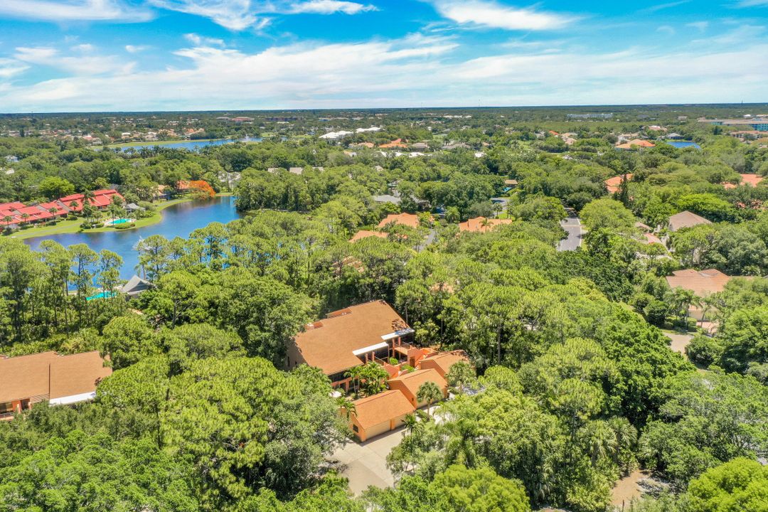 15330 Cedarwood Ln, Naples, FL 34110