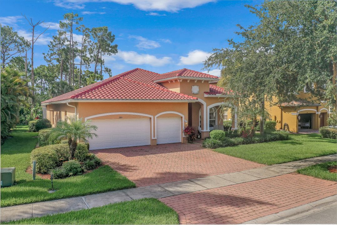 1985 Par Dr, Naples, FL 34120