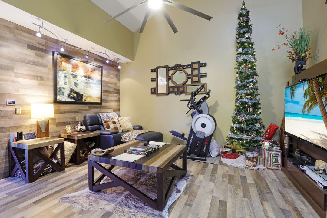 4259 Covey Cir, Naples, FL 34109