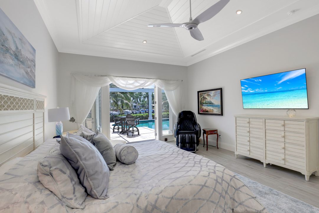 17413 Via Lugano Ct, Miromar Lakes, FL 33913