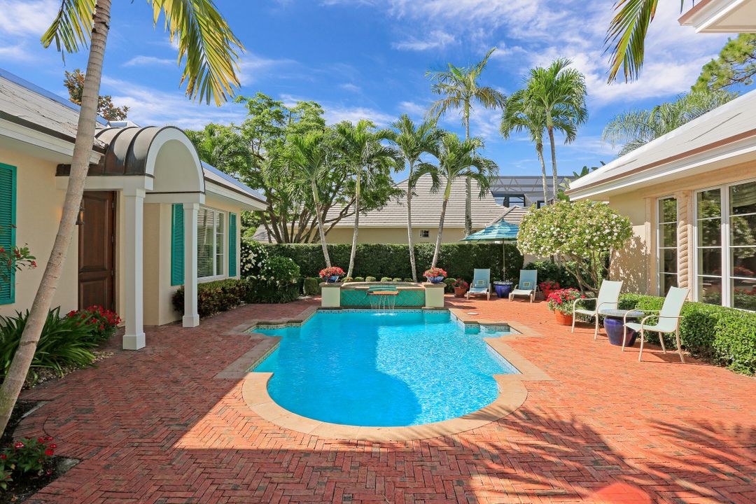 185 Cheshire Way, Naples, FL 34110