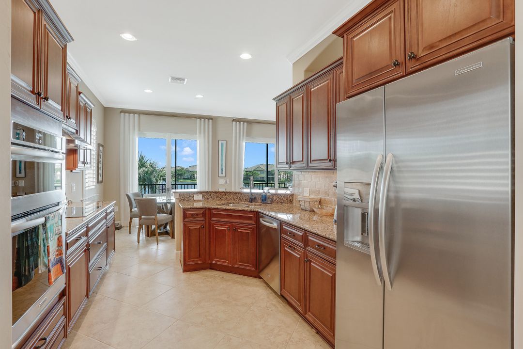 8787 Coastline Ct #201, Naples, FL 34120