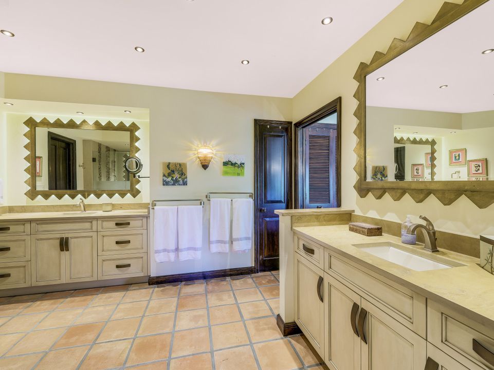 5850 Pelican Bay Blvd, Naples, FL 34108