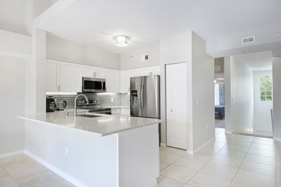 10017 Villagio Gardens Ln #207, Estero, FL 33928