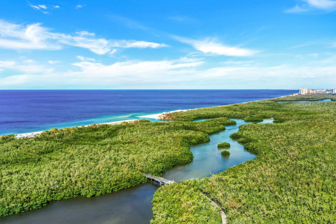 5601 Turtle Bay Dr, Naples, FL 34108