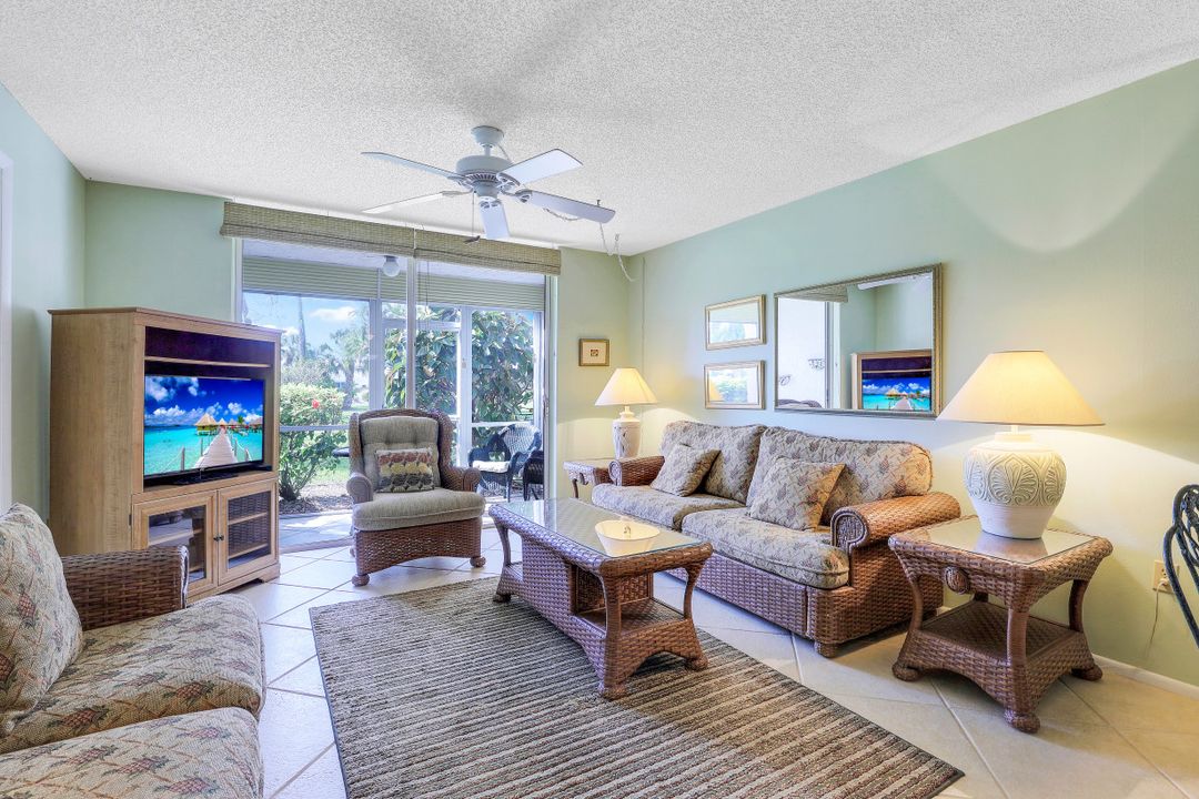 150 Turtle Lake Ct #103, Naples, FL 34105