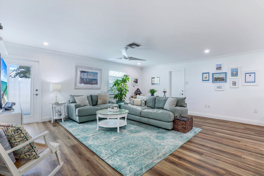 1229 28th Ave N, Naples, FL 34103