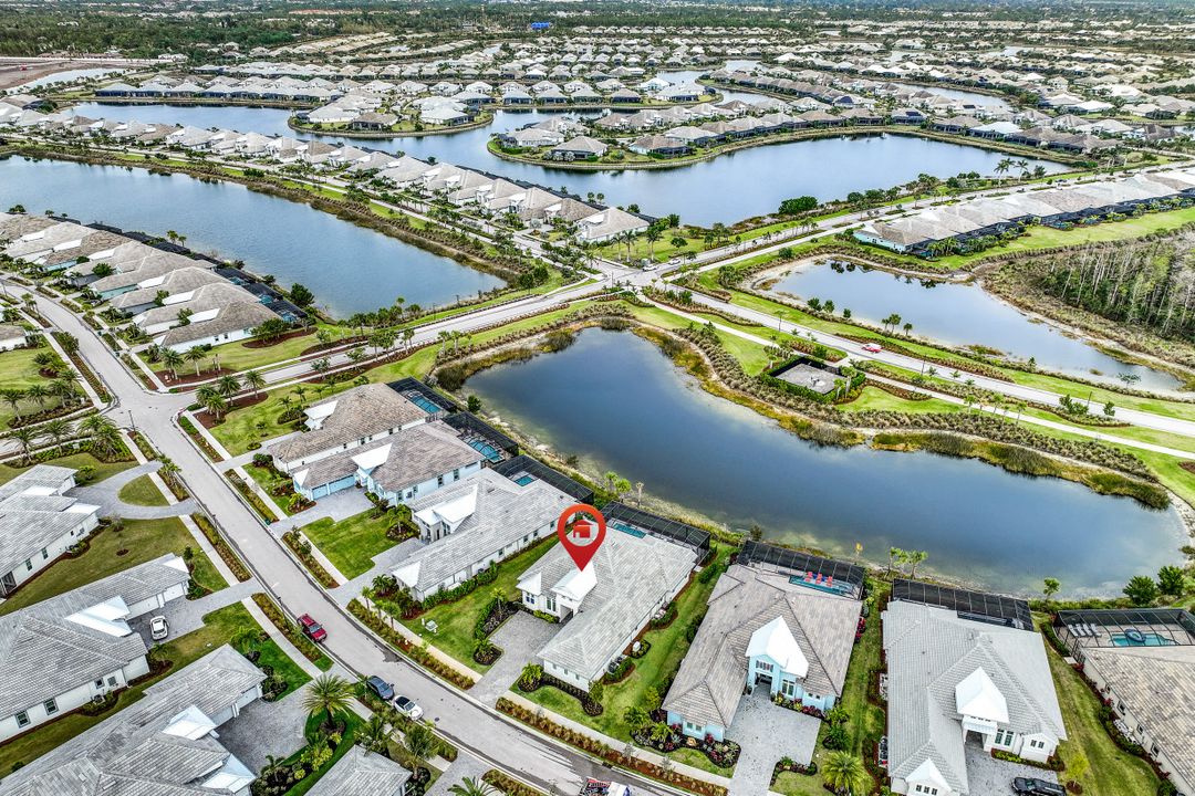 6231 Megans Bay Dr, Naples, FL 34112