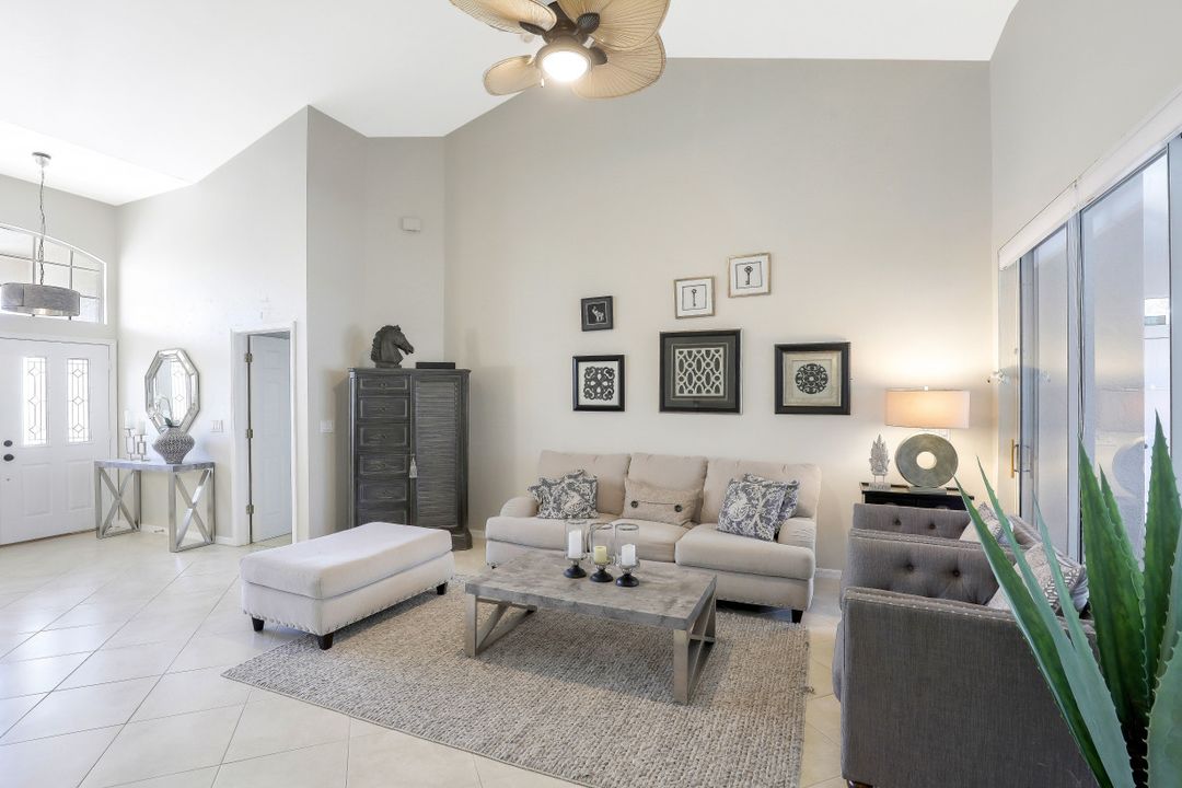 316 Lambton Ln, Naples, FL 34104