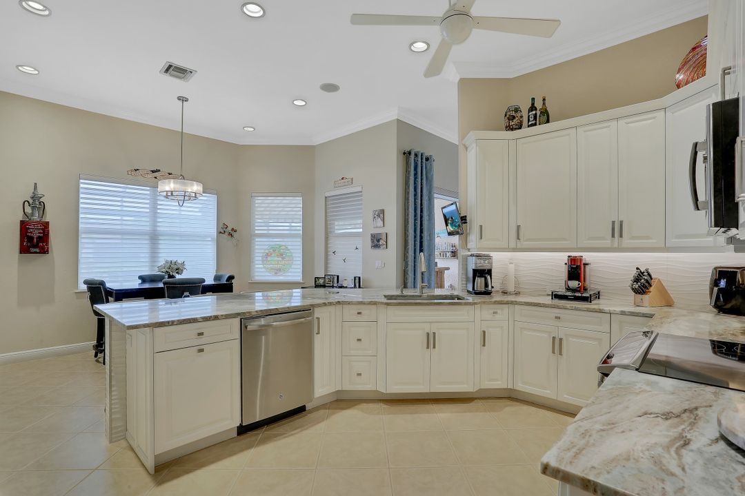 10256 Avonleigh Dr, Bonita Springs, FL 34135