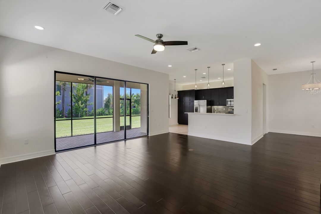 4489 Aurora St, Naples, FL 34119