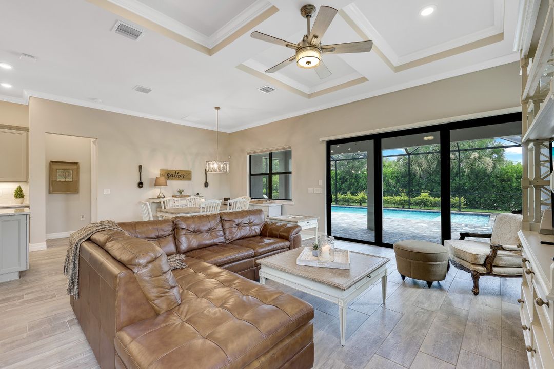 7273 Wilton Dr N, Naples, FL 34109