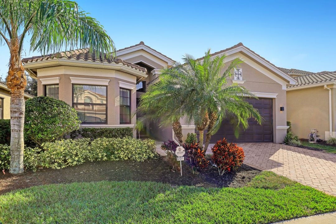 3171 Pacific Dr, Naples, FL 34119