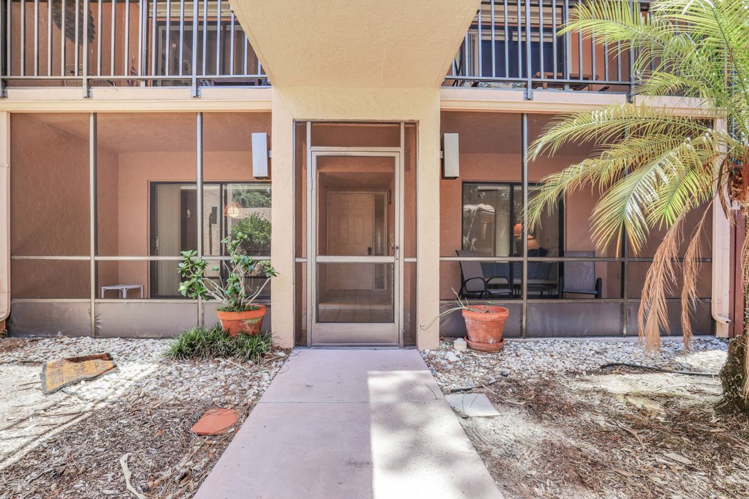 15330 Cedarwood Ln, Naples, FL 34110